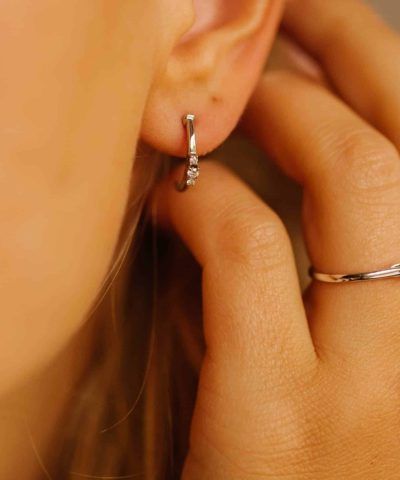 Alternative view of Emma Øredobber i Hvittgull med Diamanter 0.12ct