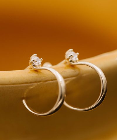 Alternative view of Pan Jewelry Øredobber i gull med zirkonia