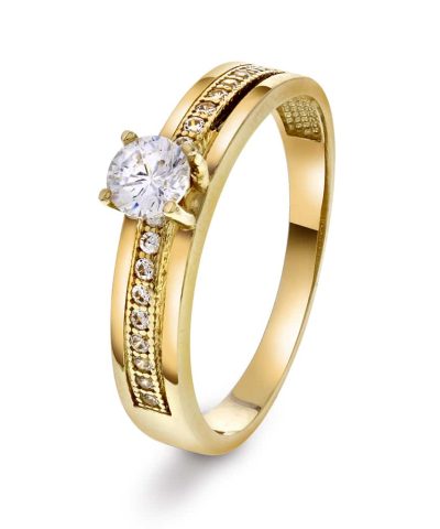 Ring i gull med zirkonia