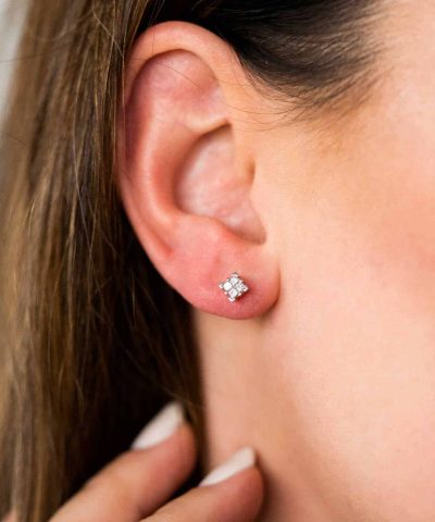 Alternative view of Øredobber i hvitt gull med diamanter 0,25ct WP