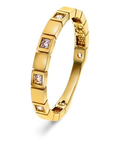 Ring i gull med zirkonia