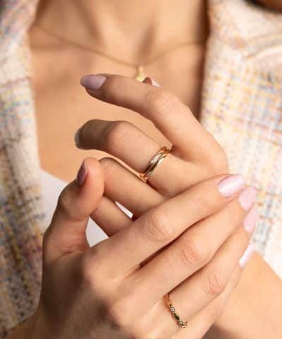 Alternative view of Ring i gull med zirkonia