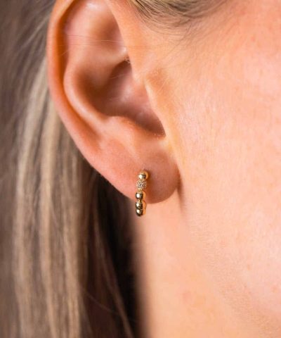 Alternative view of Øreringer i gull med zirkonia