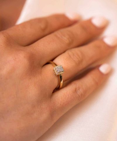 Alternative view of Ring i gull med diamanter 0,15 WP