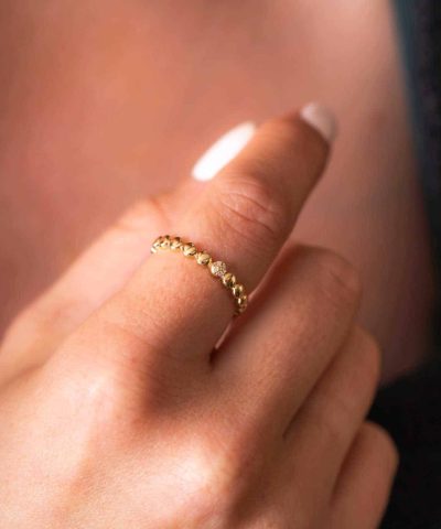 Alternative view of Ring i gull med zirkonia