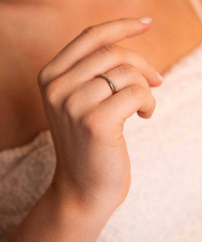 Alternative view of Ring i gull med zirkonia