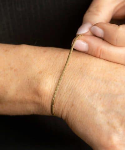 Alternative view of Slange armbånd i gull 19 cm