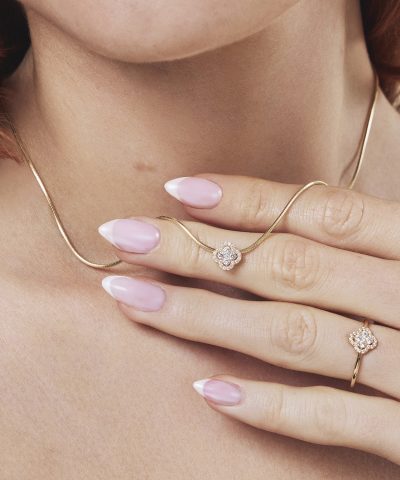 Alternative view of Øredobber i gull med zirkonia