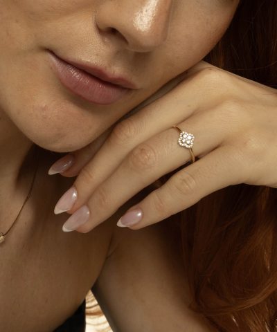 Alternative view of Ring i gull med zirkonia