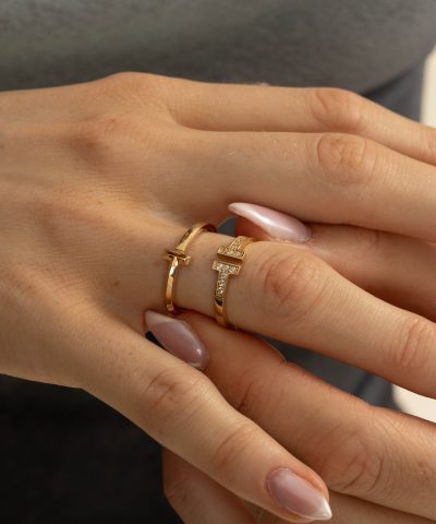 Alternative view of Ring i gull med zirkonia