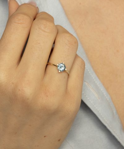 Alternative view of Ring i gull med zirkonia