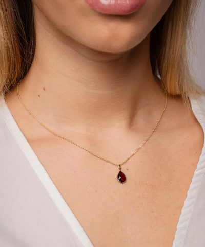 Alternative view of Anheng i gull med rhodolitt