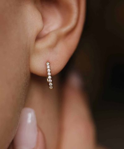 Alternative view of Nora Mørk by Gulldia Øreringer i sølv med hvit zirkonia