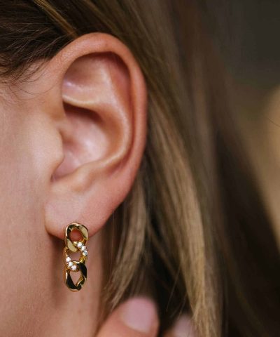 Alternative view of Nora Mørk by Gulldia Øredobber i sølv med zirkonia