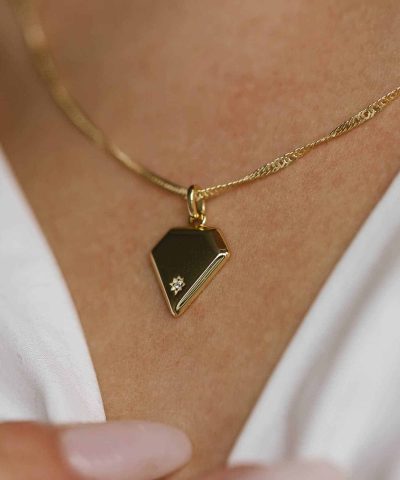 Alternative view of Nora Mørk by Gulldia Smykke i sølv med zirkonia