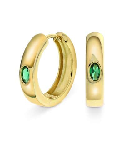 Øreringer i sølv med grønn zirkonia