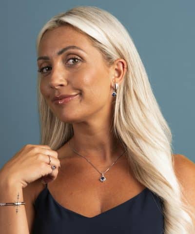 Alternative view of Øreringer i med blå zirkonia