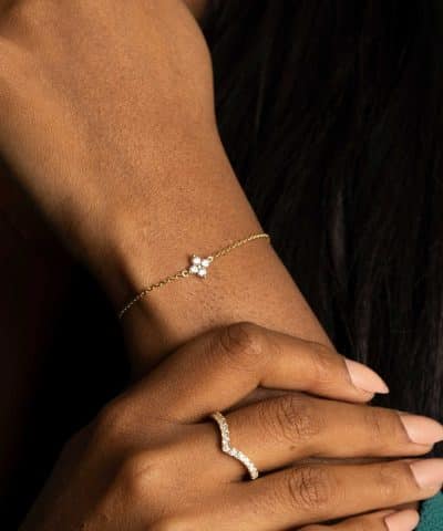 Alternative view of Armbånd i sølv med zirkonia blomst