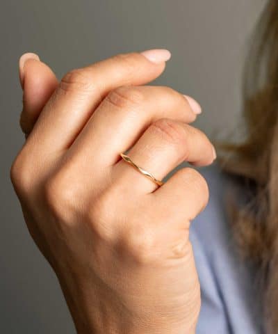 Alternative view of Ring i sølv bølge