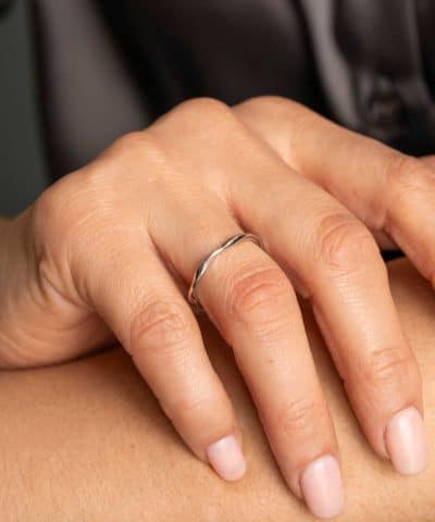 Alternative view of Ring i sølv bølge