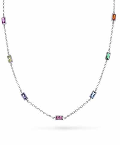 Smykke i sølv med fargede zirkonia