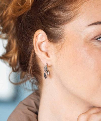 Alternative view of Toronto Twisted øreringer i sølv