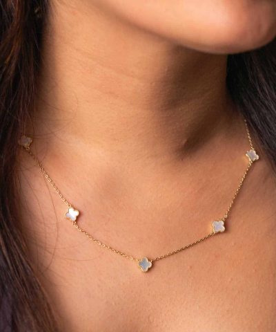 Alternative view of Smykke i sølv perlemor kløver