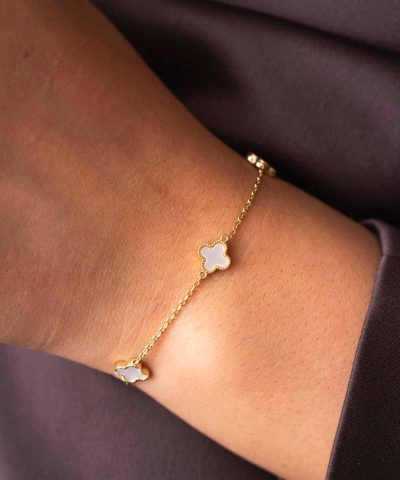 Alternative view of Armbånd i sølv perlemor kløver