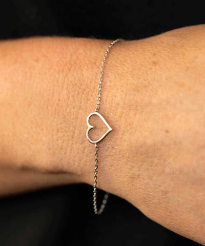 Alternative view of Armbånd i sølv hjerte