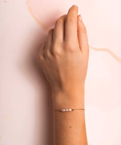 Alternative view of Torino armbånd i sølv med tre perler