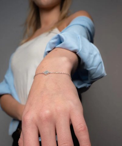 Alternative view of Kløver armbånd i 925 sølv perlermor