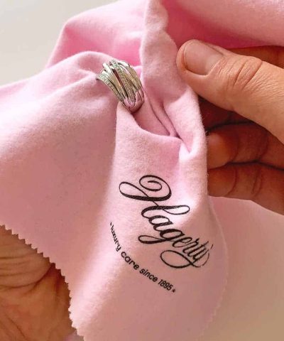 Alternative view of Hagerty Jewel cloth. 30x36 cm