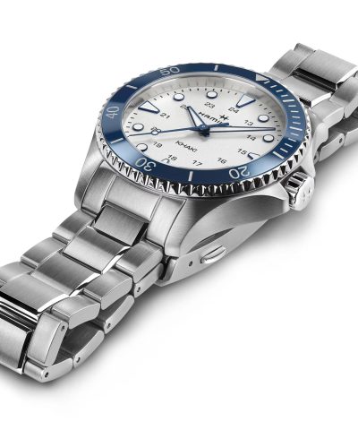 Alternative view of Hamilton Khaki Navy Scuba Quartz 37mm - H82231150