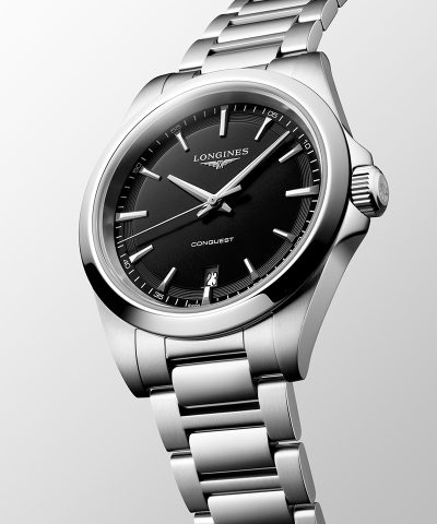 Alternative view of Longines Conquest 38mm - L3.750.4.52.6
